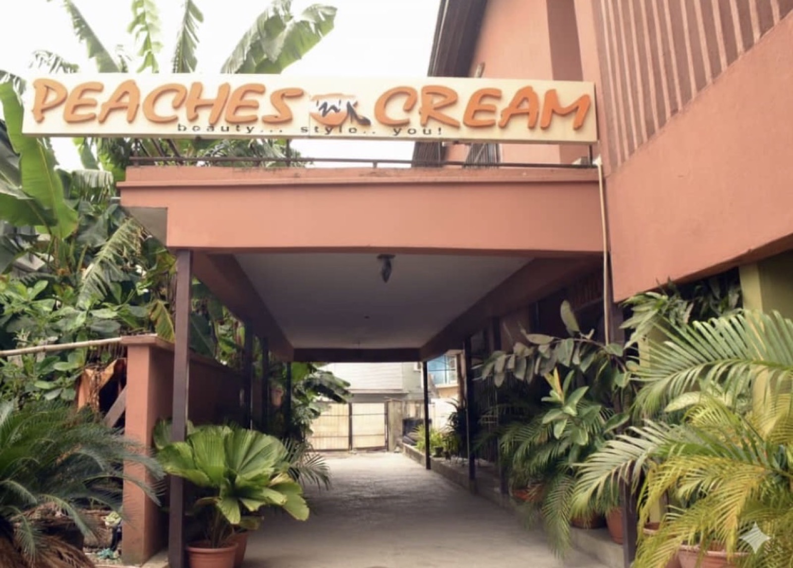 Peaches n Cream beauty studio storefront
